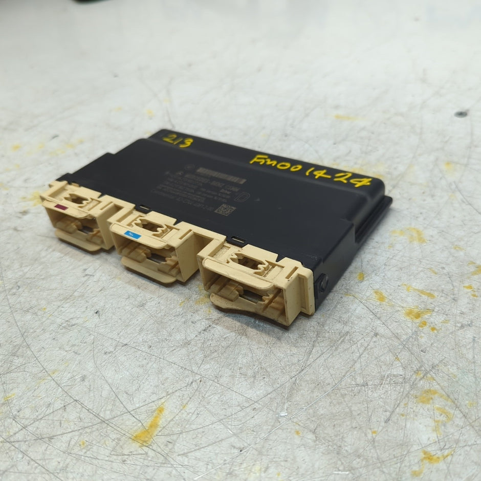 MERCEDES E CLASS W213 FRONT RIGHT SEAT CONTROL MODULE A2139002713 FM001424