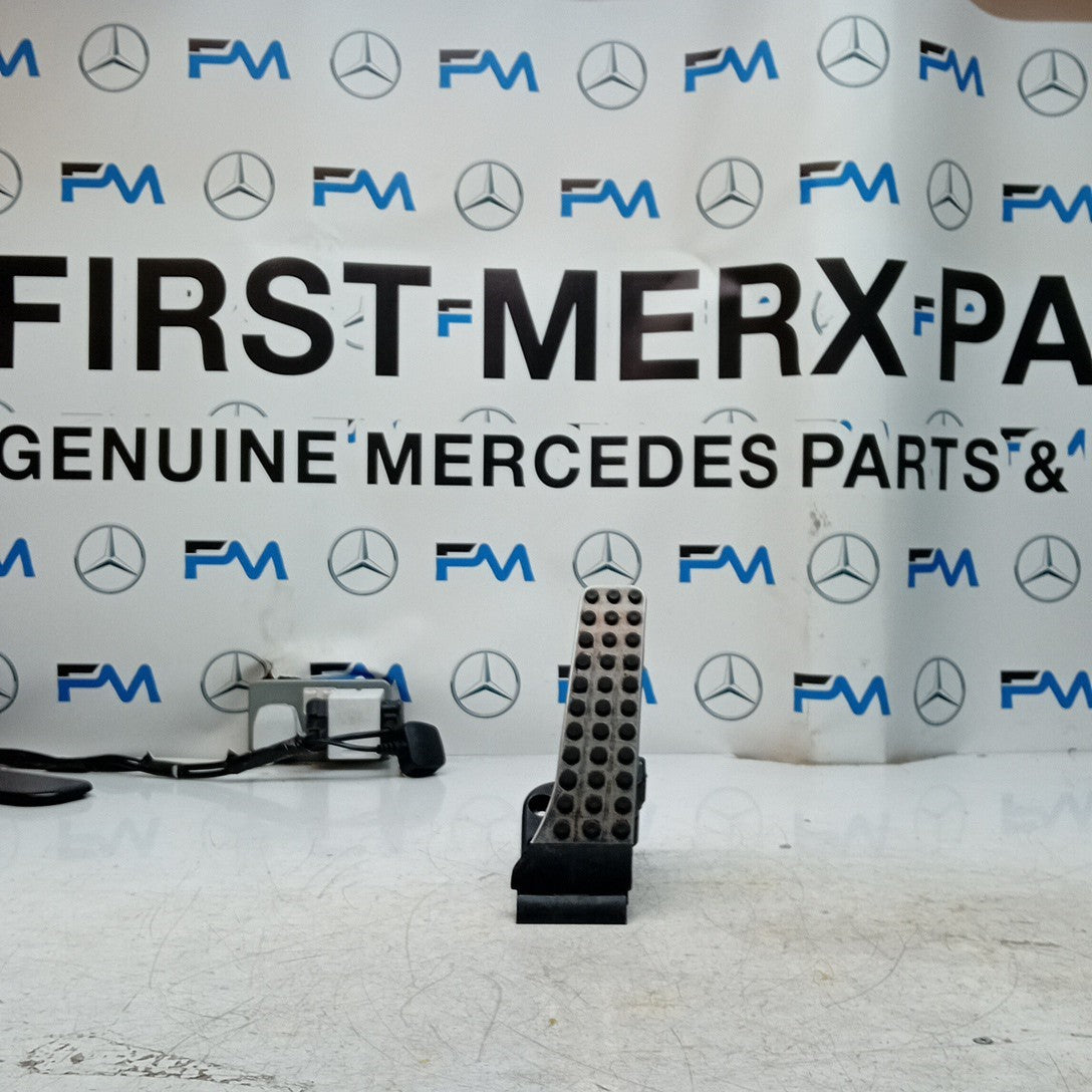 MERCEDES BENZ C-CLASS W205 THROTTLE ACCELERATOR A2053000104 2014 ON FM001560