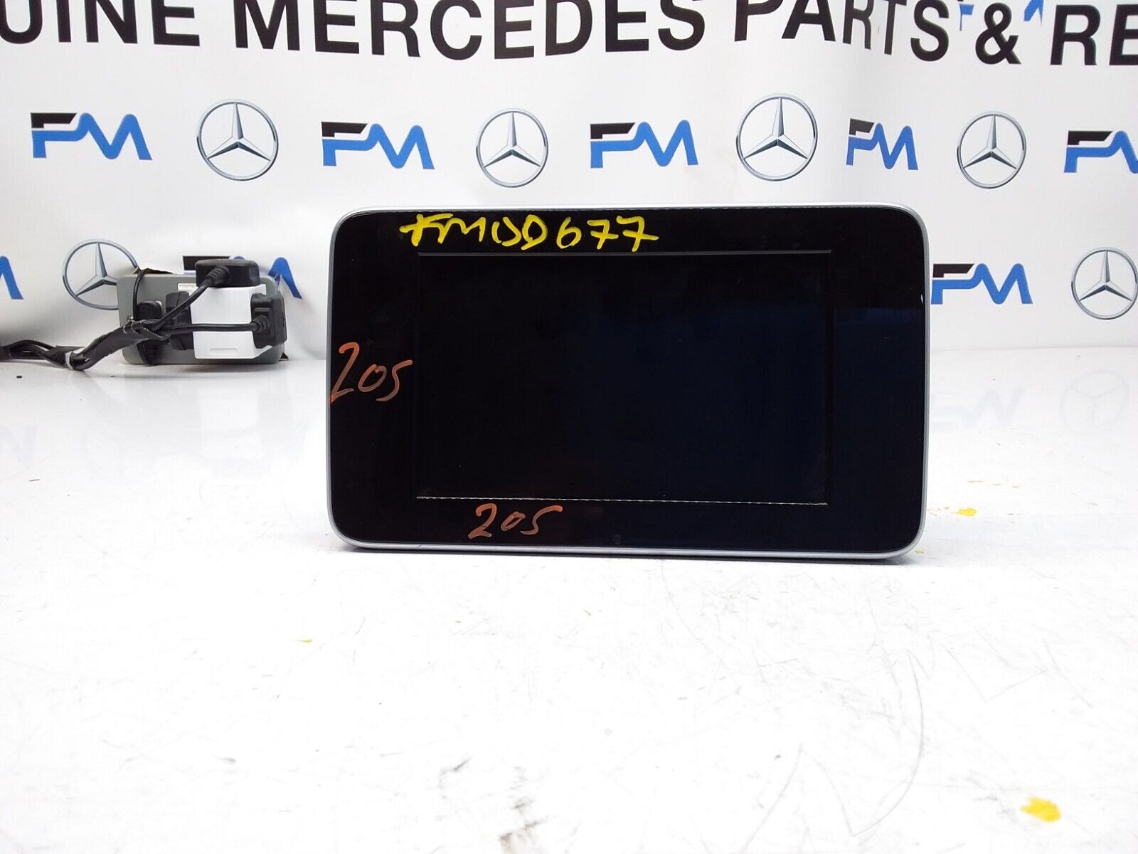 MERCEDES C-CLASS W205 2014 SAT NAV MULTIMEDIA SCREEN A2059004113 FM00677