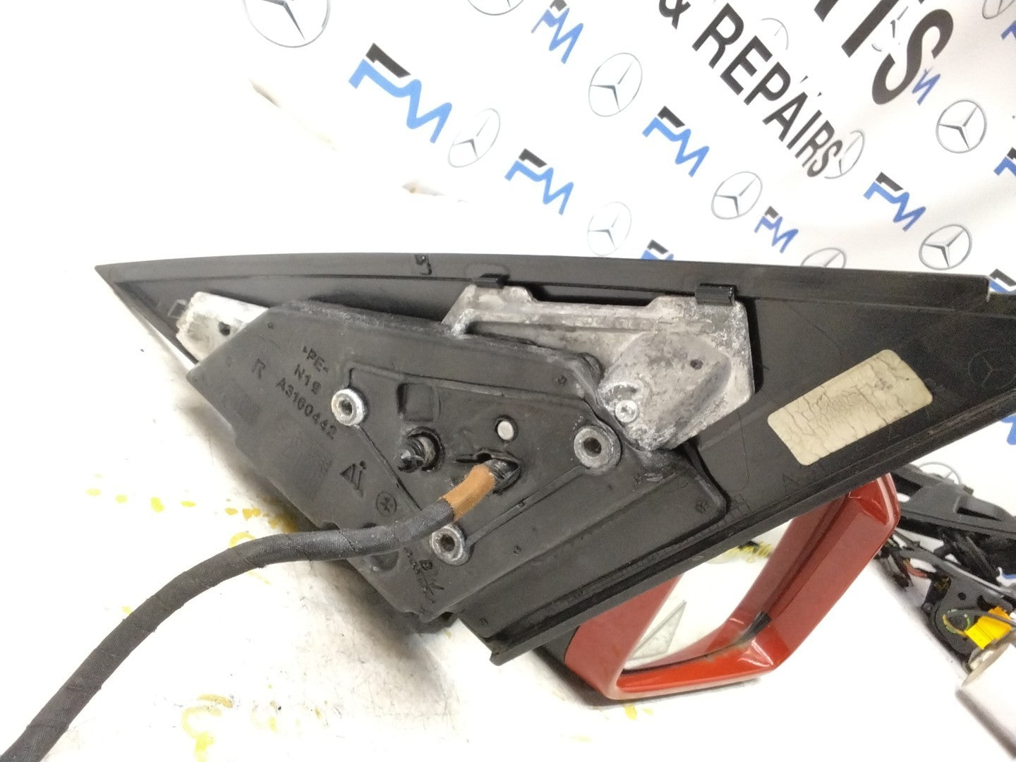 MERCEDES C-CLASS  W204 DRIVER SIDE WING MIRROR A2048107293 RED FMM20