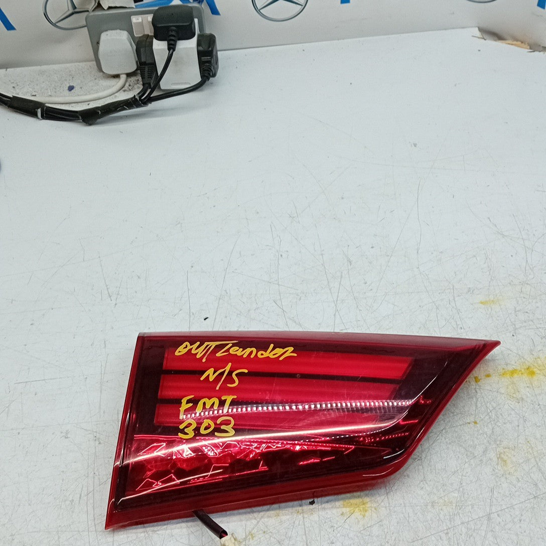 MITSUBISHI OUTLANDER MK3 PASSENGER SIDE LEFT REAR INNER TAIL LIGHT 2013 FMT303