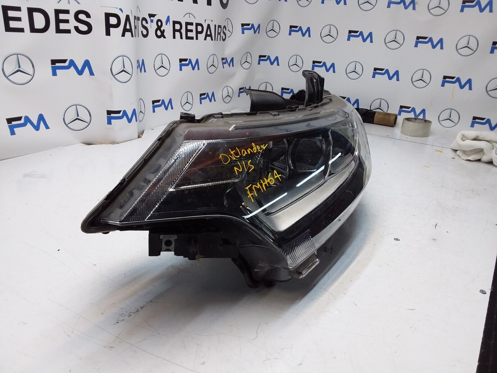 MITSUBISHI OUTLANDER MK3 2015 HEADLIGHT  PASSANGER SIDE LEFT L0094N087W FMH64