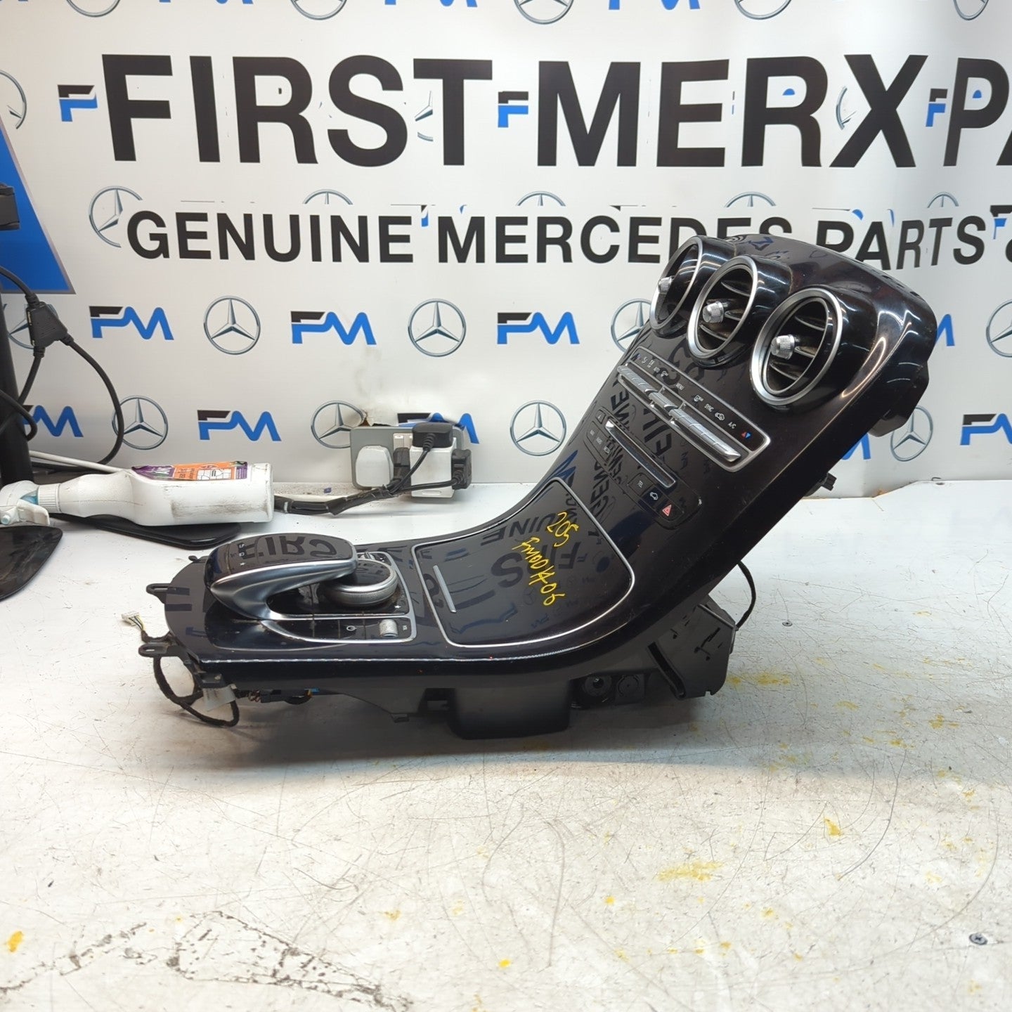  MERCEDES E-CLASS W205 CENTRE CONSOLE + 3 AIR VENT A2054402032 FM001406