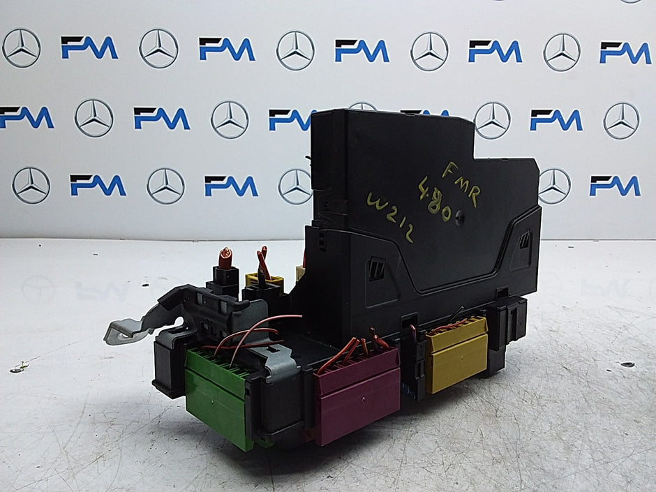 MERCEDES BENZ  E-CLASS W212  FUSE BOX RELAY BOX A2129003822 FMR480