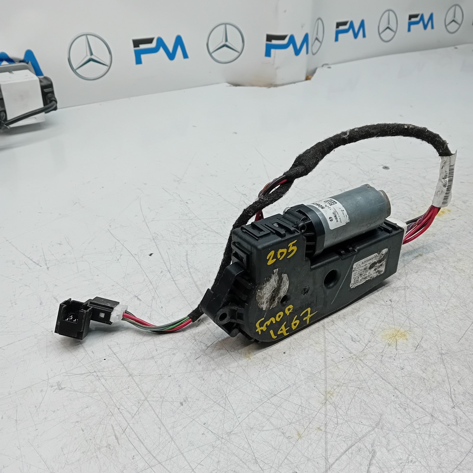 MERCEDES BENZ C-CLASS W205  SUNROOF MOTOR 2014 ON A2059001024  FM001467