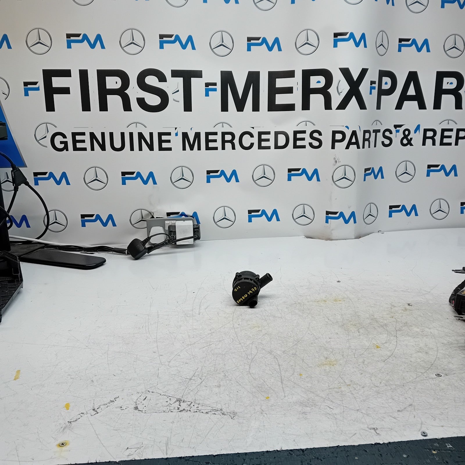 MERCEDES BENZ  C/E-CLASS W211 ELECTRIC COOLANT WATER PUMP A2118350364 FM001470