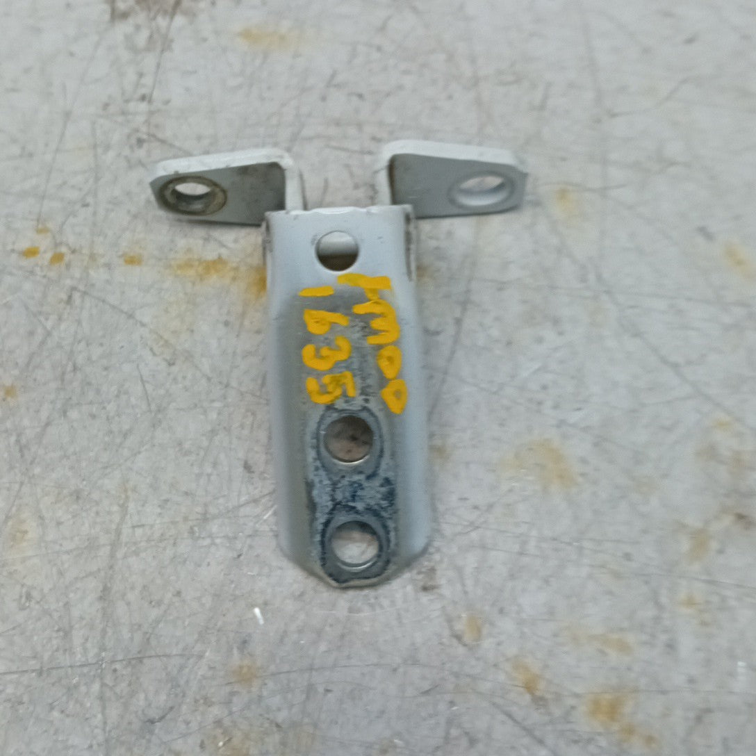 MITSUBISHI OUTLANDER MK3  FRONT DOOR HINGE PANEL A521 A046834 FM001635