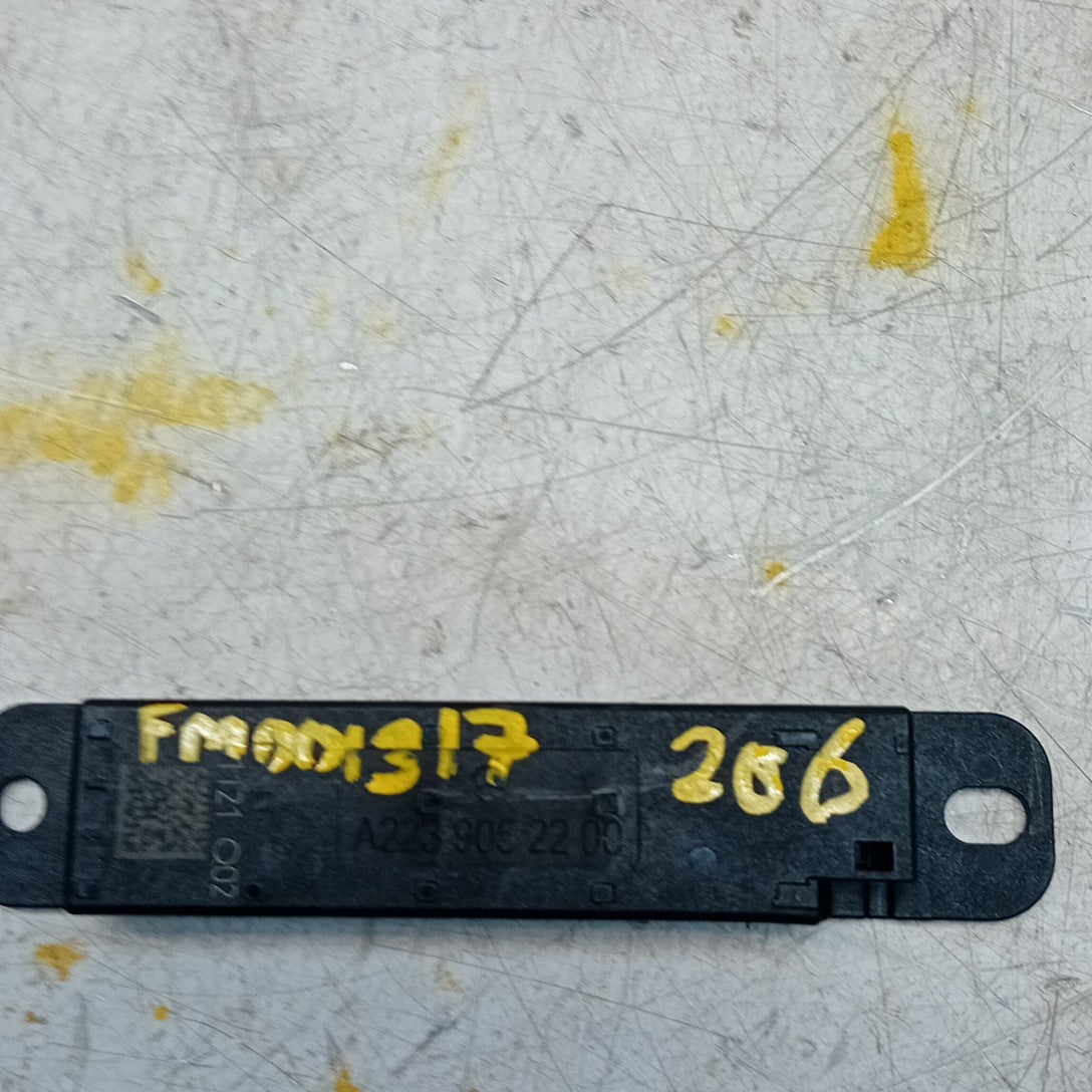 MERCEDES BENZ  E-CLASS W206 KEYLESS ENTRY ANTENNA  A2239052200 FM001317