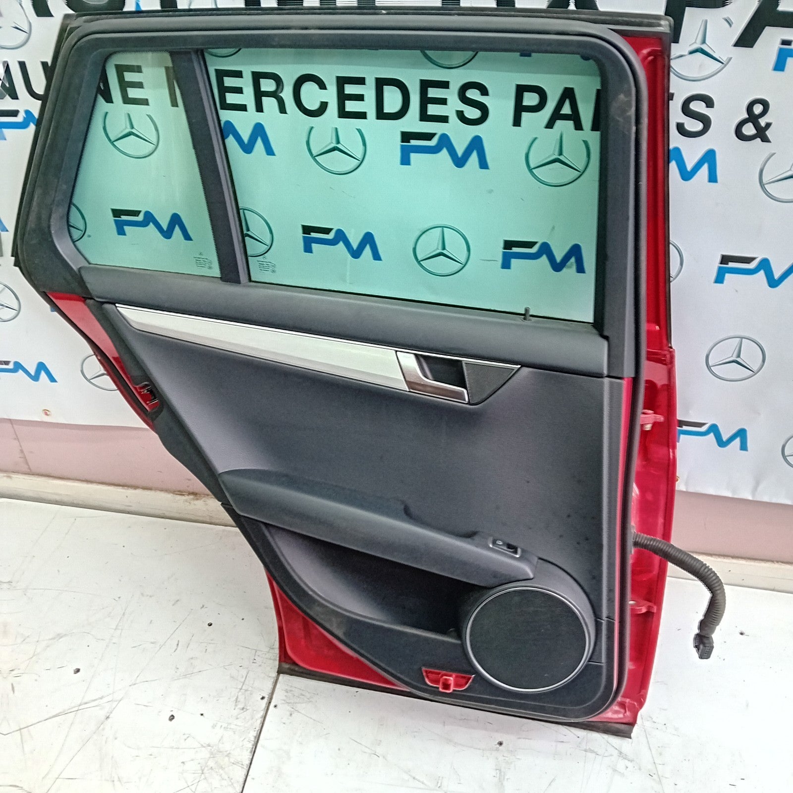 MERCEDES ESTATE C-CLASS W204 PASSENGER REAR DOOR (N/S/R) RED 2008-2014 FMD28