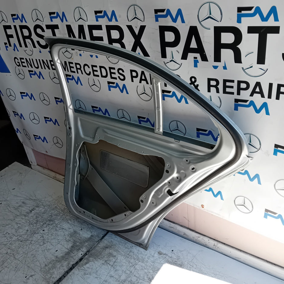 MERCEDES C-CLASS W205 SLN DRIVER REAR DOOR OSR SILVER 2014 ON FMD451