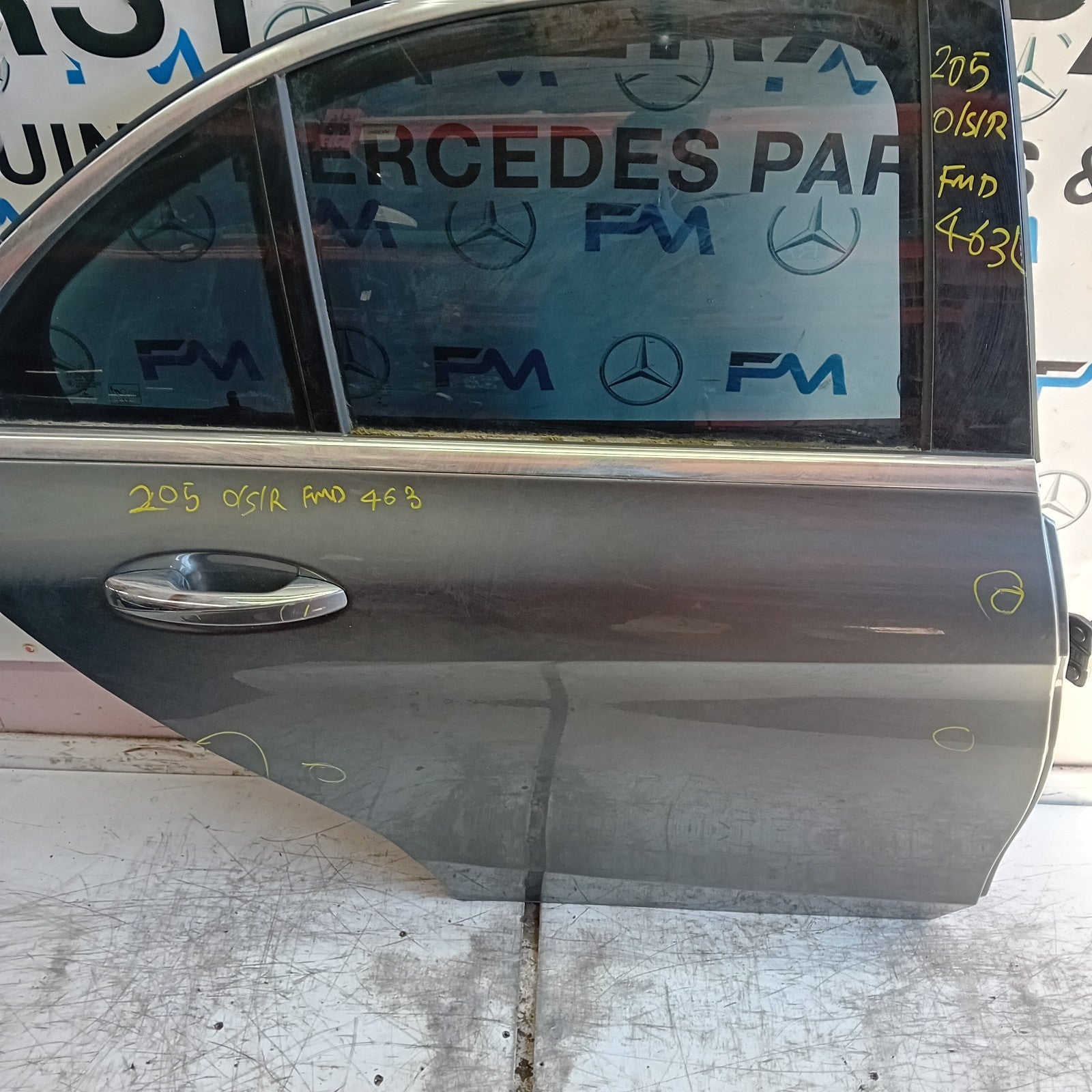 MERCEDES C-CLASS W205 SLN DRIVER REAR DOOR OSR GREY 2014 COMPLETE FMD463