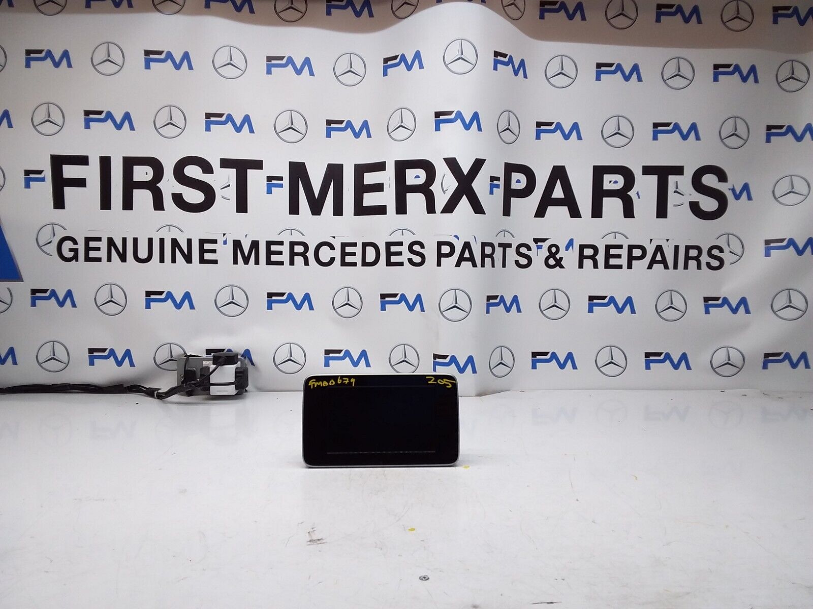 MERCEDES C-CLASS W205 2017 SAT NAV MULTIMEDIA SCREEN A2059004113 FM00679