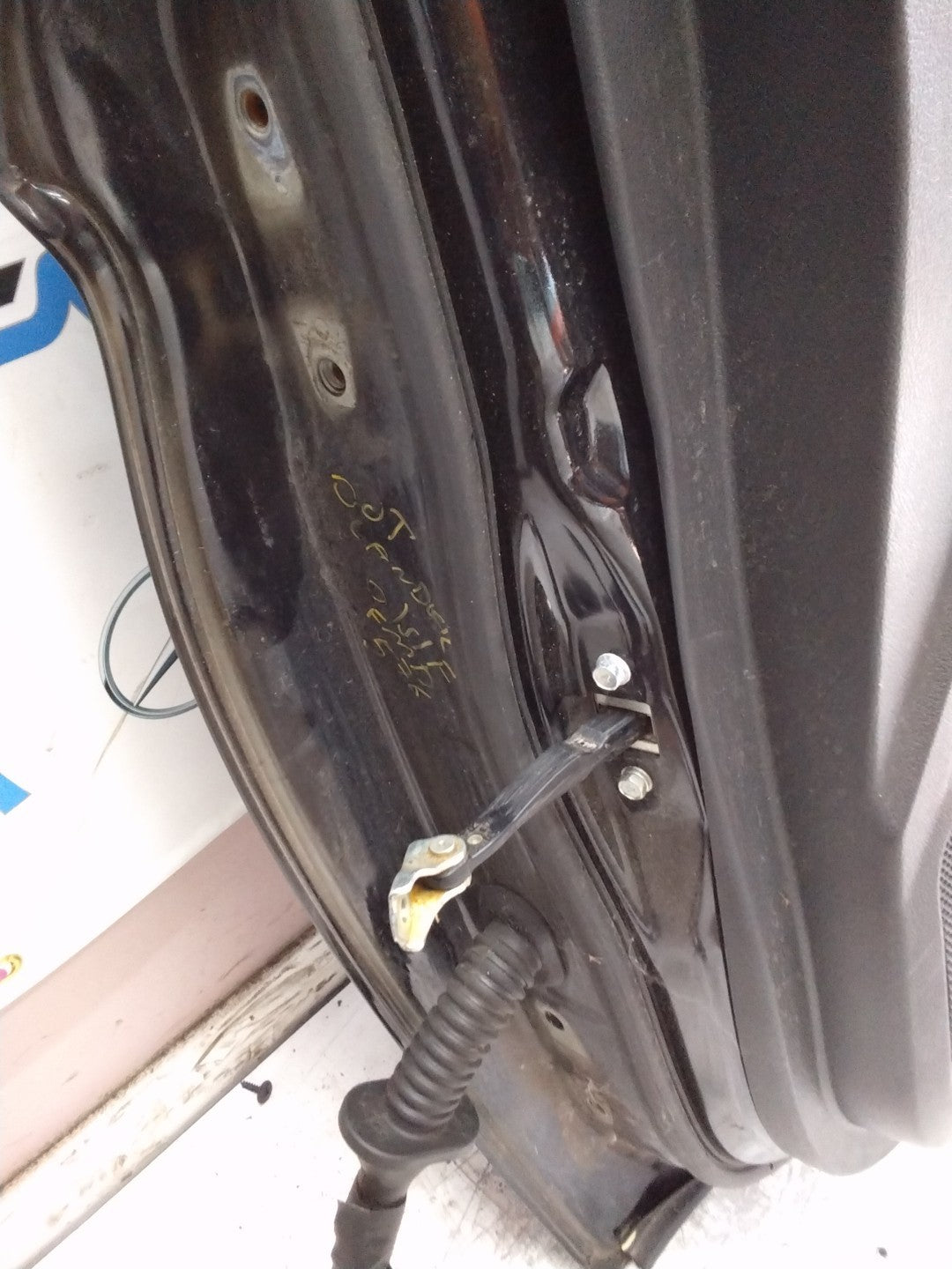 MITSUBISHI OUTLANDER DRIVER FRONT DOOR OSF BLACK  COMPLETE FMD576