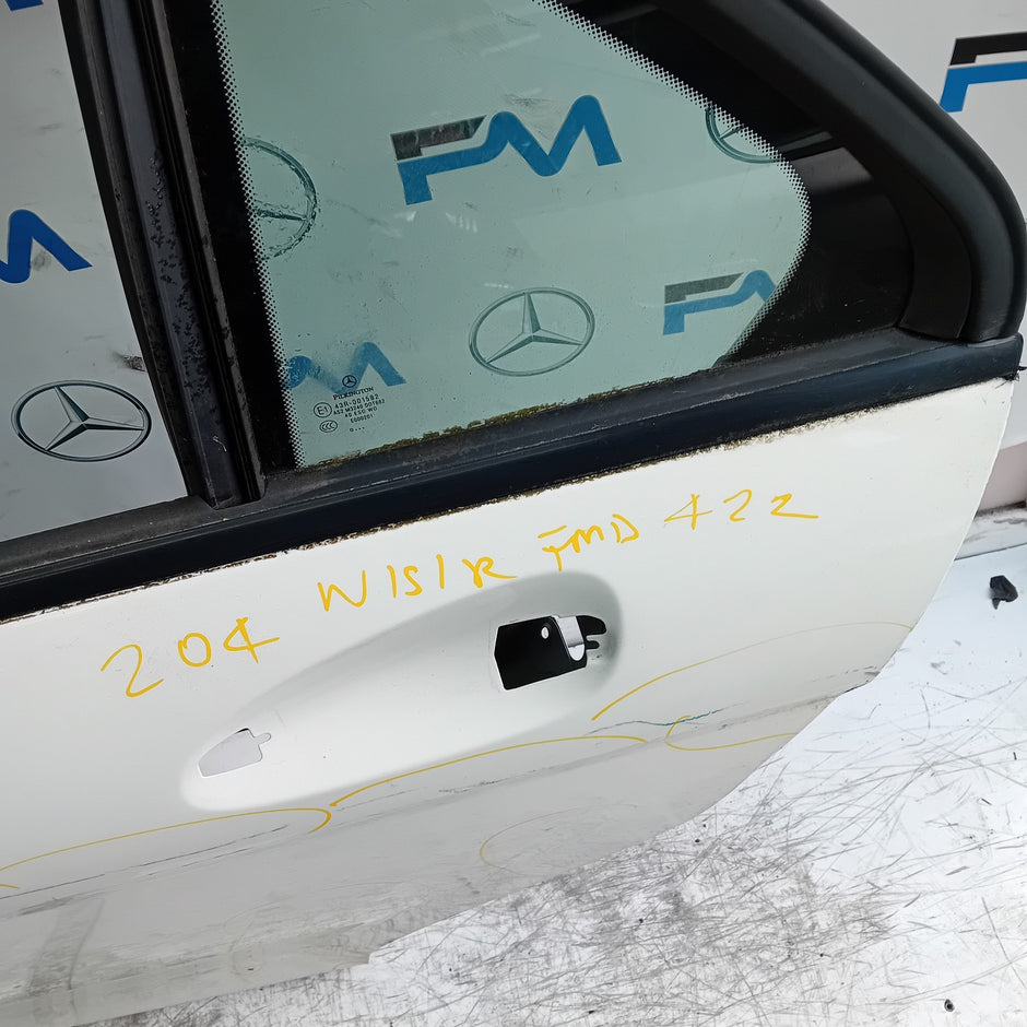 MERCEDES C-CLASS W204 SLN PASSENGER REAR DOOR NSR WHITE 2008-14 FMD422