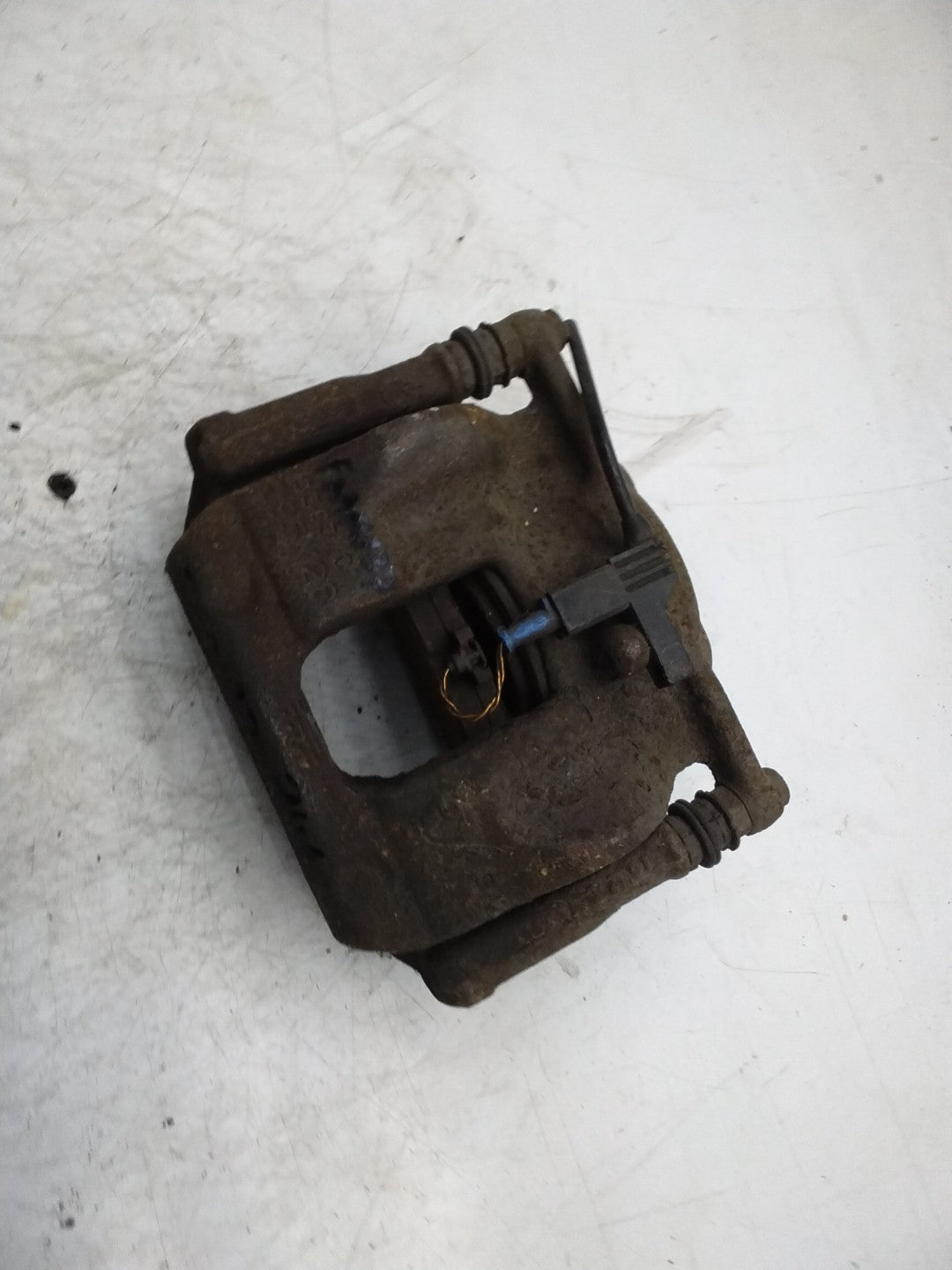 MERCEDES  B-CLASS W246 BRAKE CALIPER FRONT LEFT PASSENGER SIDE 295X28 FMR137