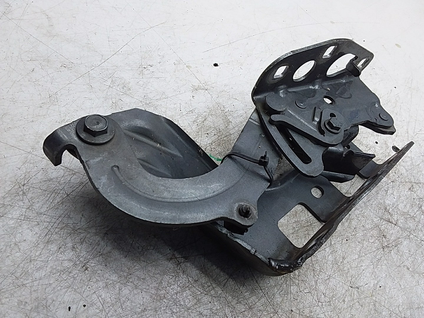 MERCEDES E-CLS W213 FRONT LEFT PASSENGER SIDE NS BONNET HINGE A2138800128 FMR256
