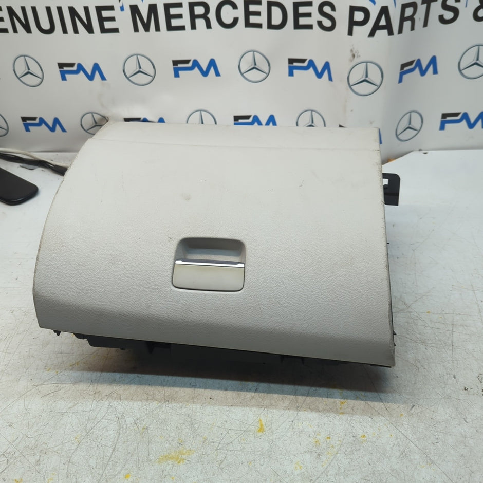 MERCEDES B-CLASS W246 DASHBOARD GLOVEBOX 2012 FM001437