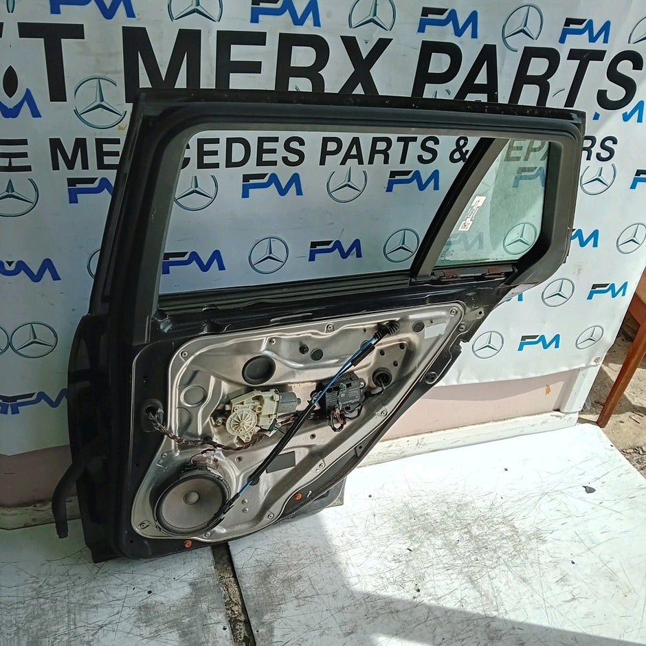 MERCEDES C-CLASS W204 EST DRIVER REAR DOOR OSR BLACK 2009-2014 FMD435