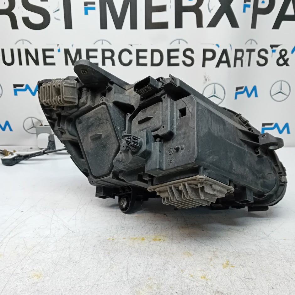 MERCEDES C-CLASS W205 PASSENGER  HIGH PERFORM HEADLIGHT A2059062704 20l4 FMH189