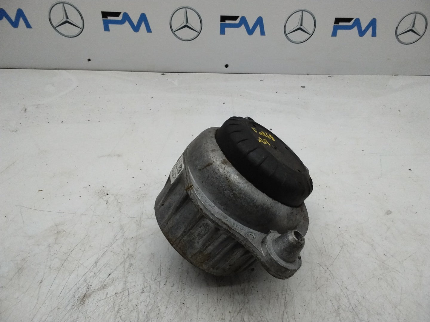 MERCEDES BENZ  E-CLASS W213 ENGINE SUPPORT BRACKET LEFT A2132400500 FMR68