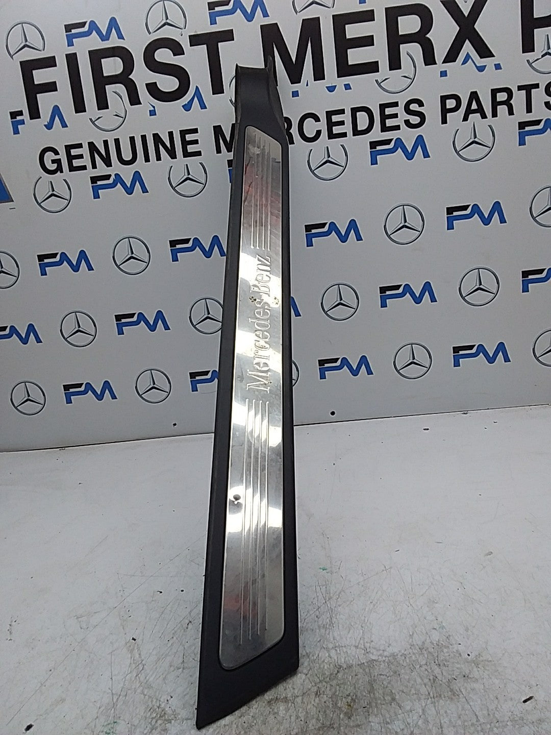 MERCEDES BENZ E-CLASS A207 CONVERTIBLE TRIM PANEL RIGHT A2076800174 FMR202
