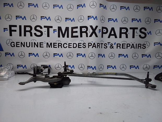 MERCEDES E-CLASS 2017 W213 A2138207402 FRONT WIPER MOTOR  FM00182