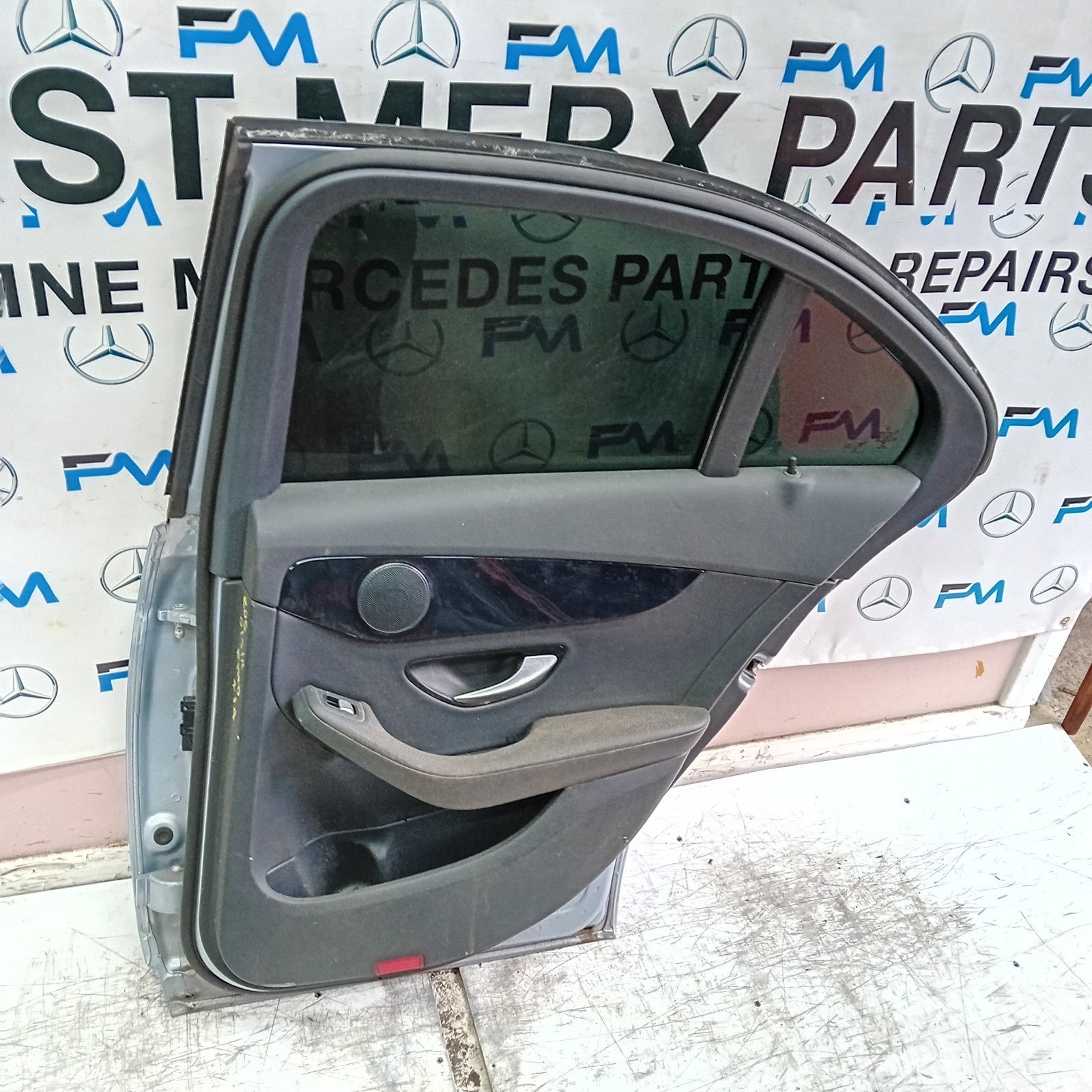 MERCEDES C-CLASS W205 DRIVER REAR DOOR OSR SILVER COMPLETE 2014 ON FMD414
