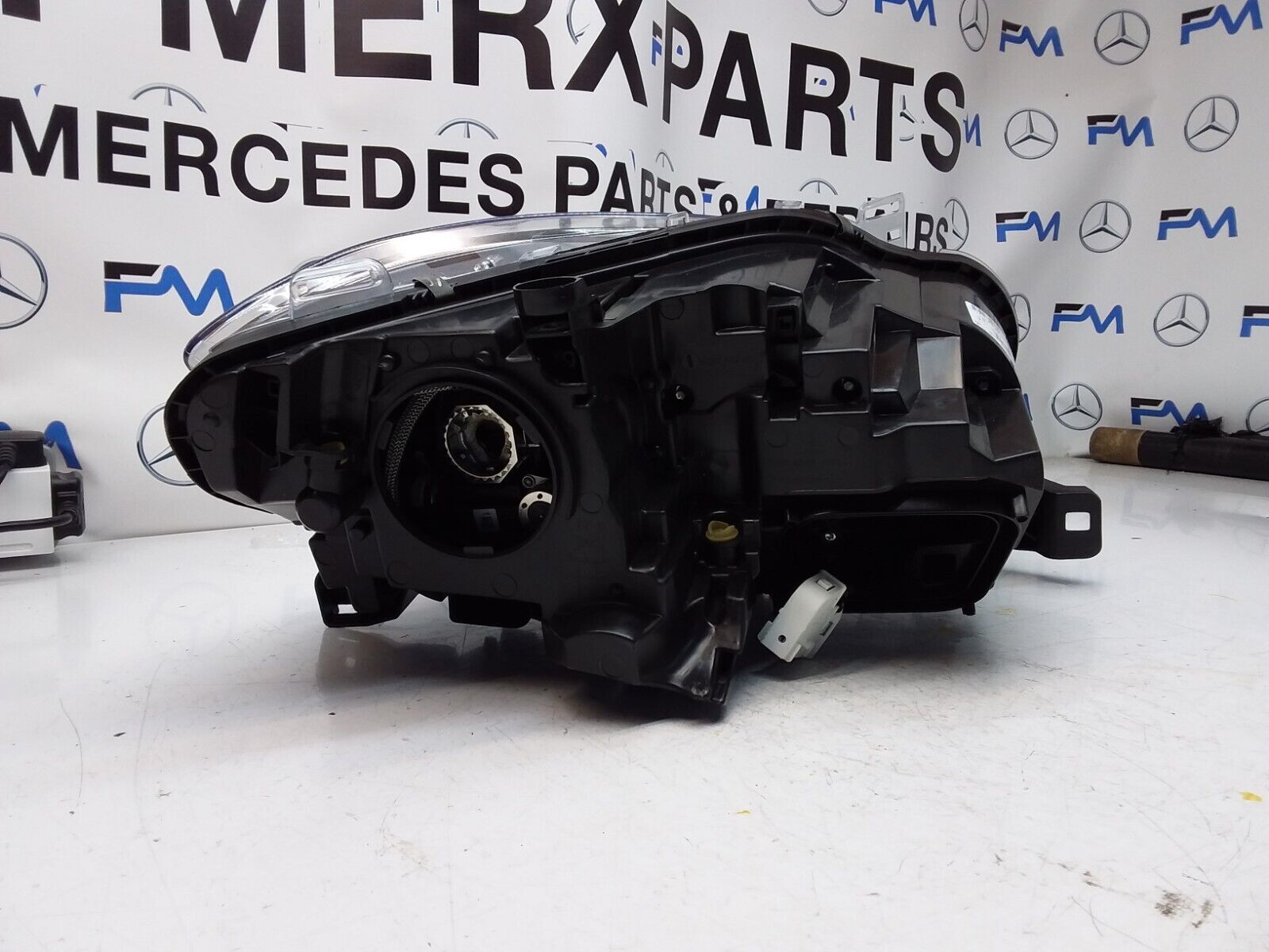 MERCEDES-BENZ W166 GLE PASSENGER NS  HEADLIGHT A1668204256 FMH77 LED INTELLIGENT