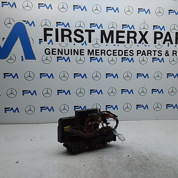 MERCEDES BENZ  E-CLASS W212  FUSE BOX RELAY BOX A2129009522 FMR481
