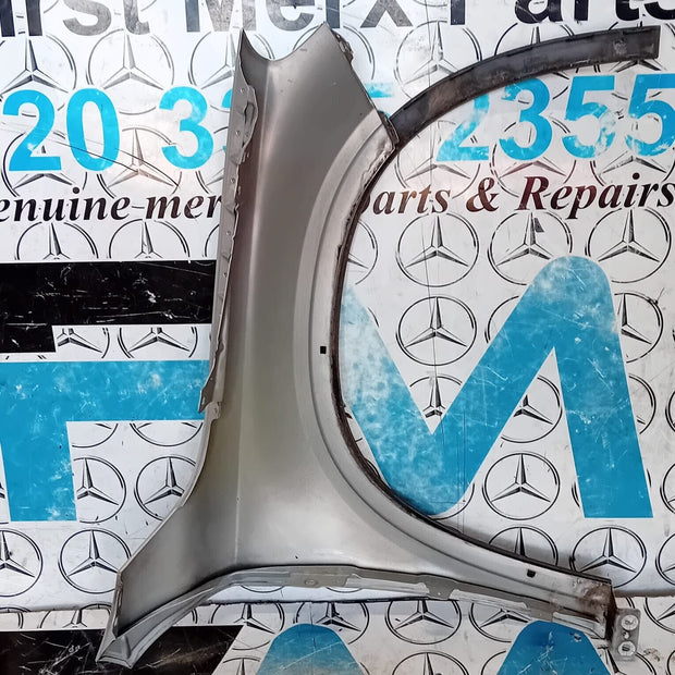 MERCEDES BENZ GLA W156 X156  FRONT PASSENGER SIDE ( NEAR SIDE ) WING