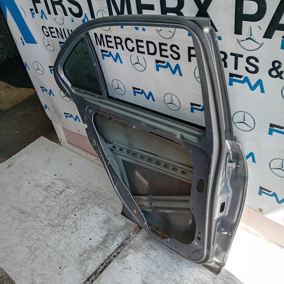 MEECEDS C-CLASS W204 PASSENGER REAR DOOR NSR GREY 2008-2014  FMD401