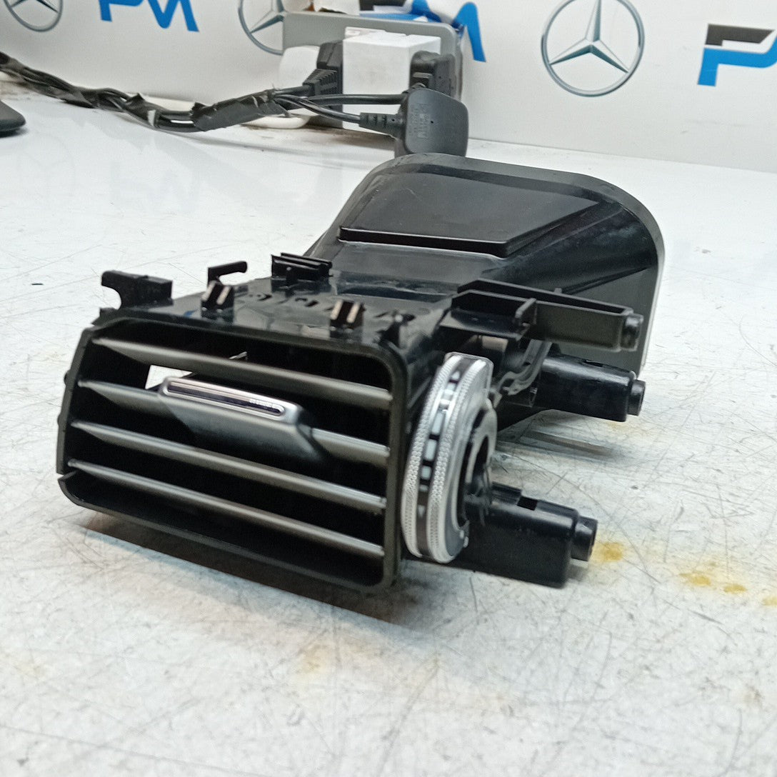 MERCEDES BENZ  E-CLASS W212 DASHBOARD  AIR VENT 2016 ON A21268303154 FM001544