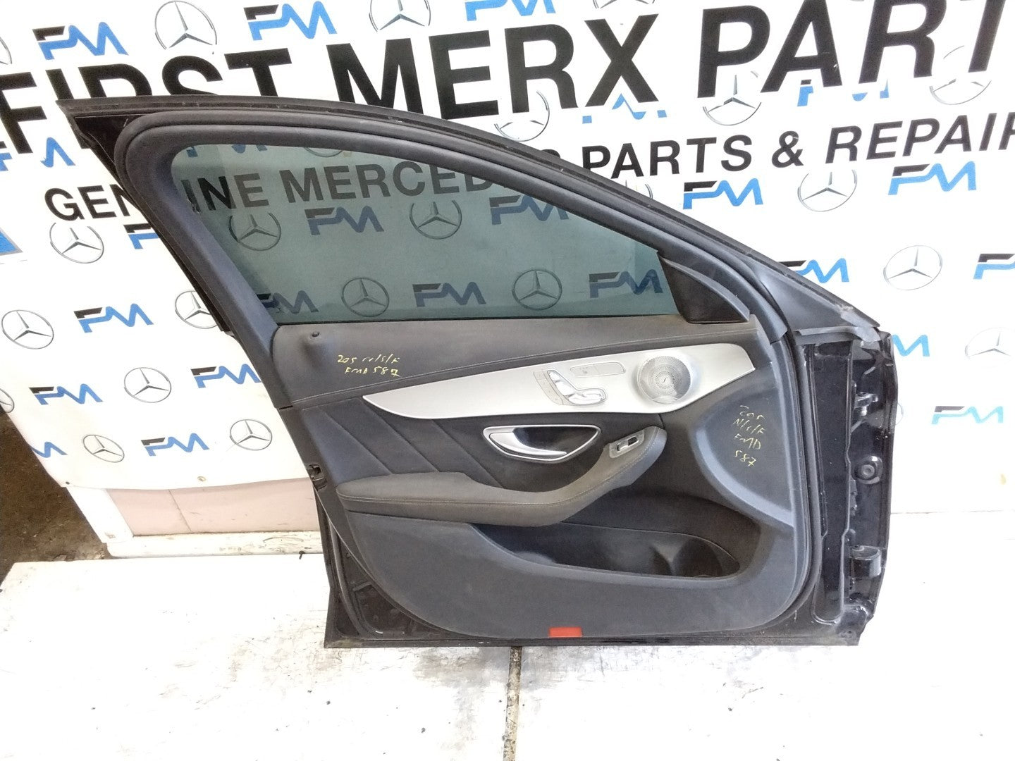 MERCEDES BENZ C-CLS W205 SLN PASSENGER FRONT DOOR NSF SILVER 2014-21  FMD587