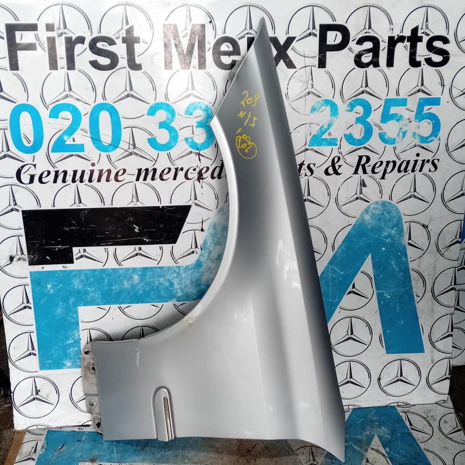 MERCEDES BENZ C-CLASS W203 2001-2007 FRONT PASSENGER SIDE ( NEAR SIDE ) WING