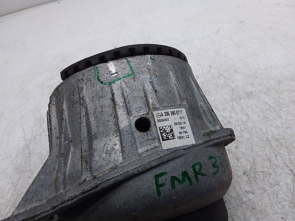 MERCEDES BENZ  C-CLASS W205  ENGINE MOUNT RIGHT OS A2052406717 FMR331
