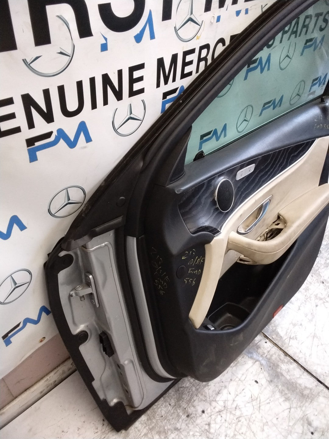 MERCEDES E-CLASS W213 SLN DRIVER FRONT DOOR OSF SILVER 2016-20 FMD556