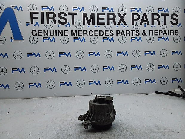 MERCEDES BENZ  C-CLASS  W205  ENGINE MOUNT RIGHT OS A2052406717 FMR362