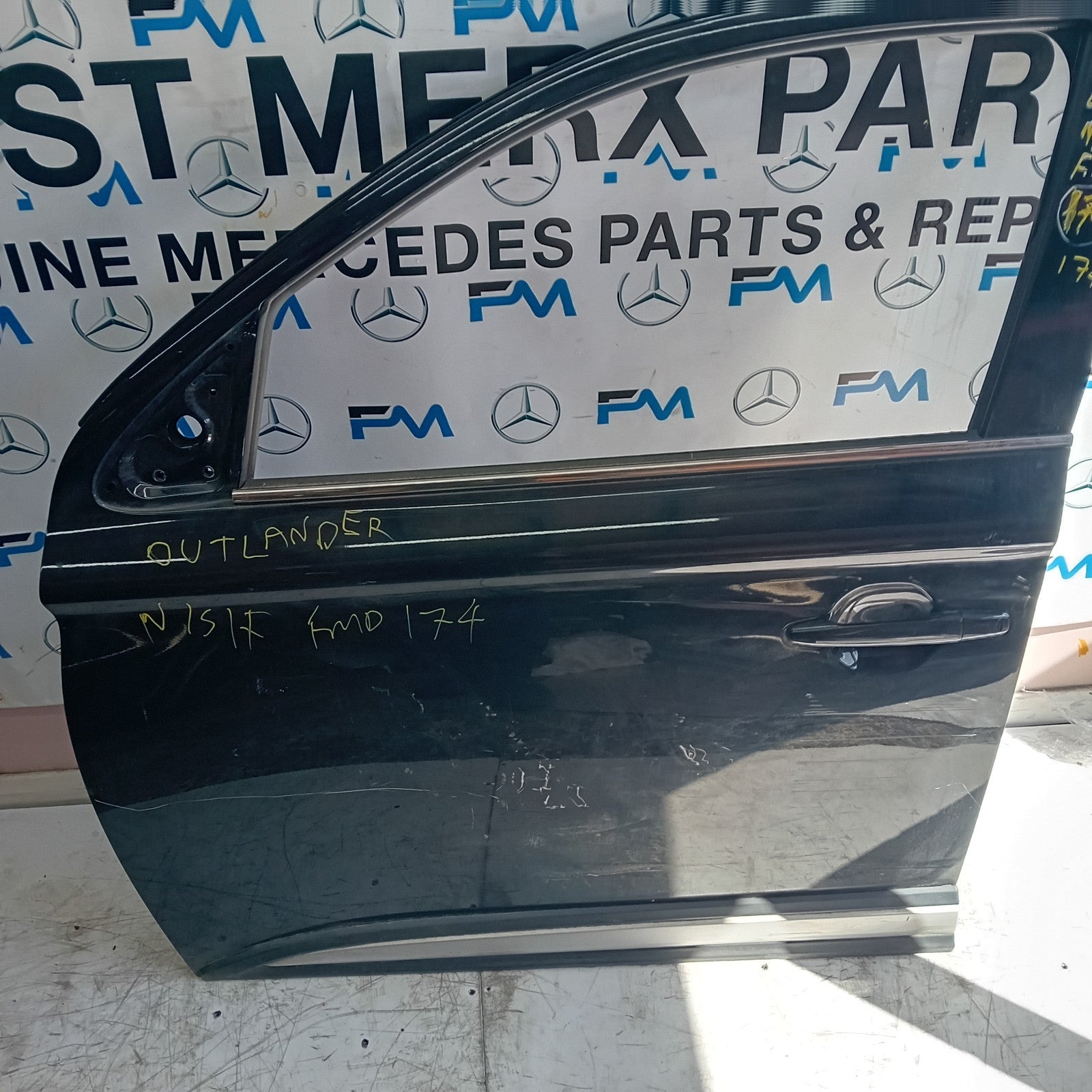 MITSUBISHI OUTLANDER MK3 PASSENGER SIDE FRONT DOOR BLACK 2013 FMD174