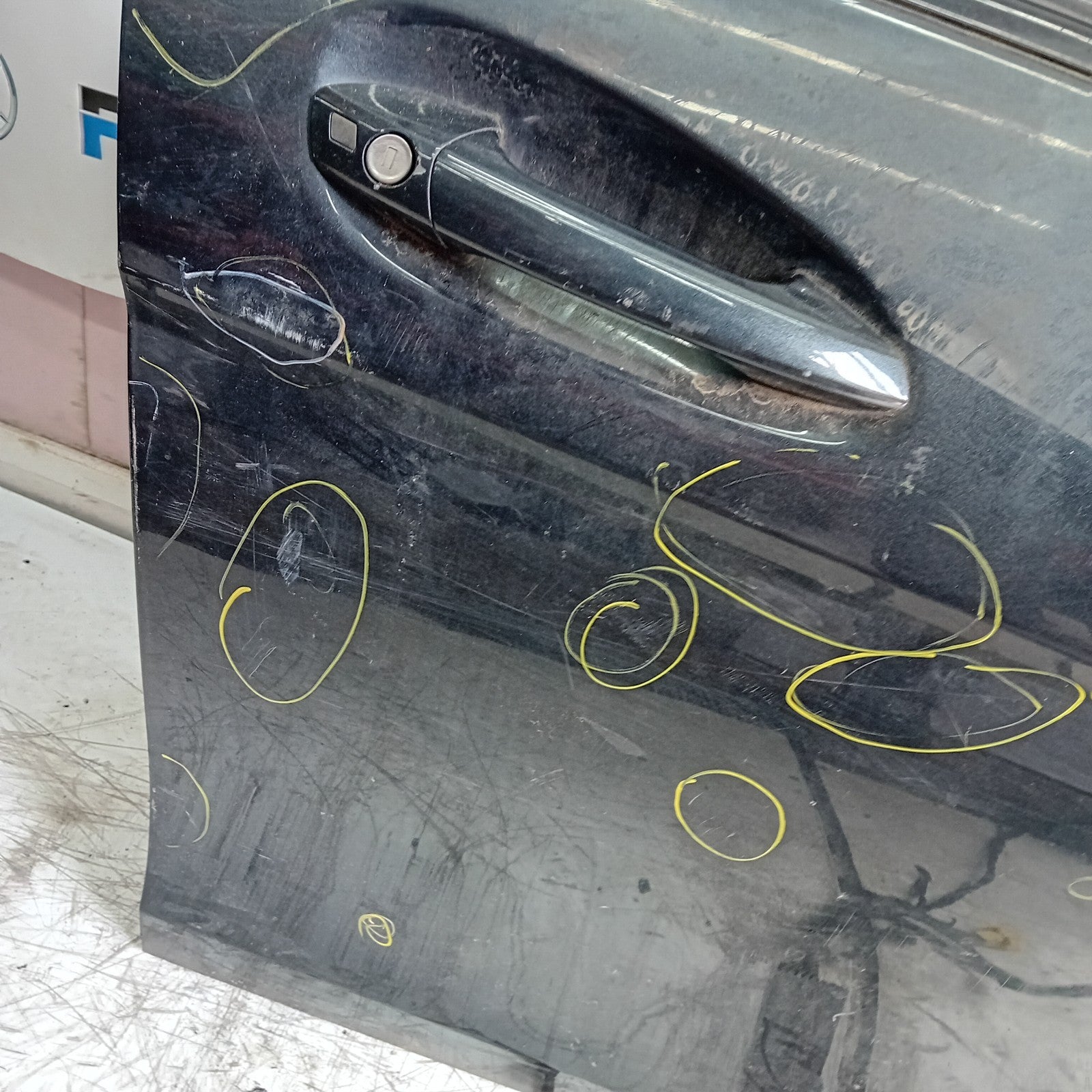 MERCEDES BEBZ C-CLASS W204 DRIVER SIDE FRONT DOOR OSF FMD290