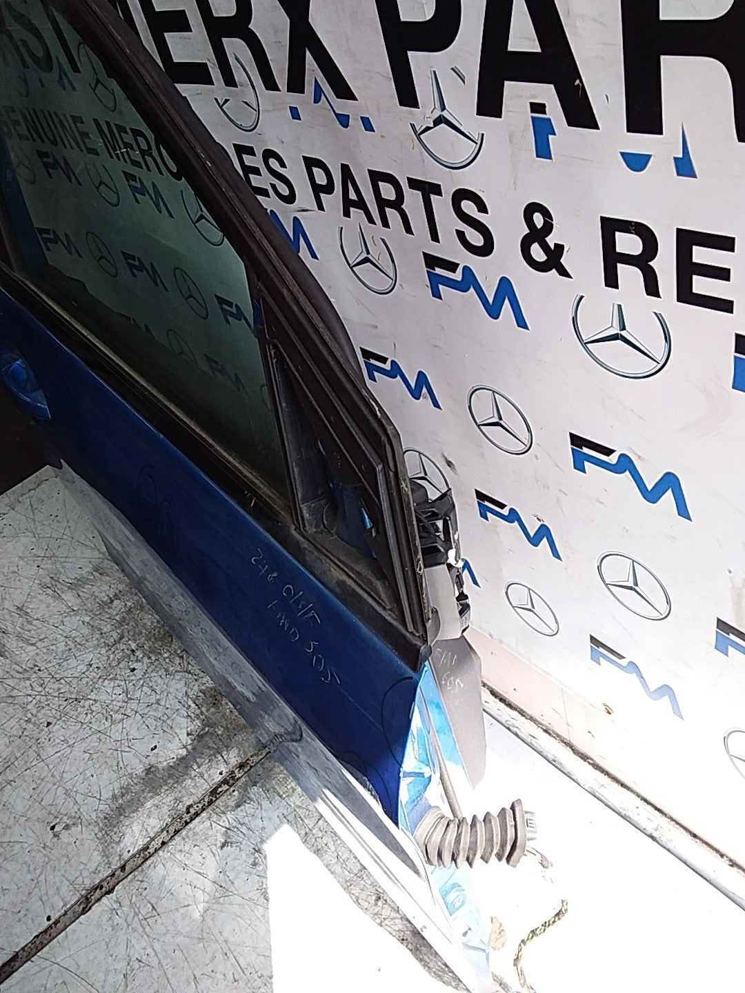 MERCEDES B-CLASS W246 DRIVER FRONT DOOR OSF BLUE 2012-19 COMPLETE FMD605