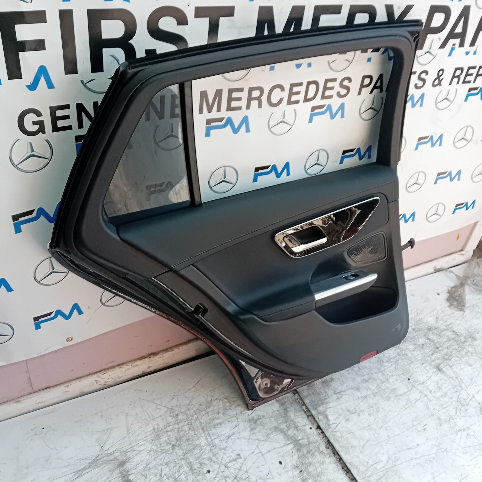 MERCEDES C-CLASS W206 EST PASSENGER REAR DOOR NSR BLACK 2017-20 COMPLETE FMD292
