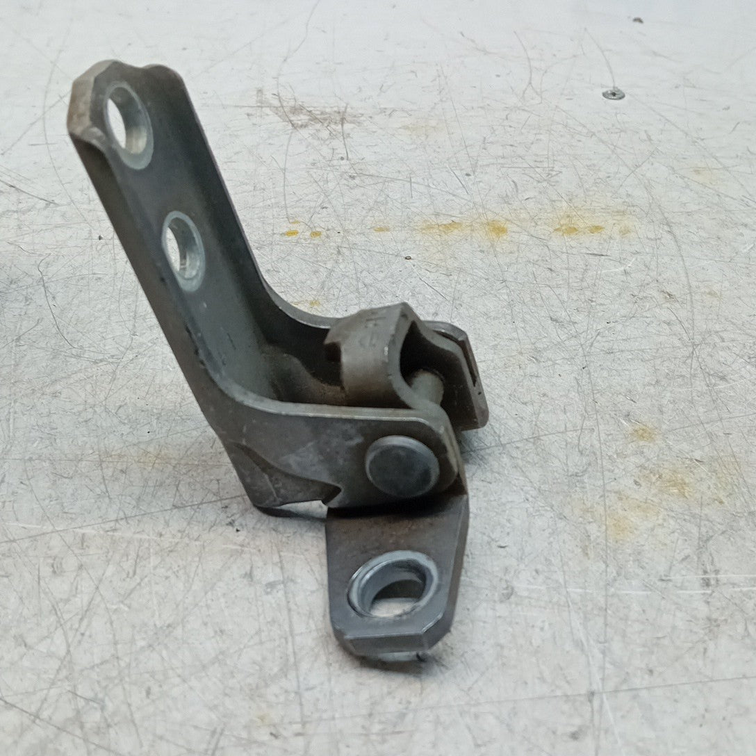 MITSUBISHI OUTLANDER MK3  FRONT DOOR HINGE PANEL E1 A046834 FM001645