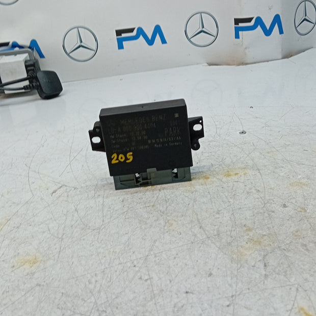 MERCEDES S C-CLASS PARKING SENSOR CONTROL MODULE W205 W222 A0009004404 FM001551