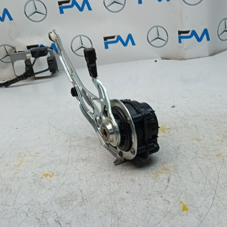 MERCEDES BENZ C-CLASS W205 TAILGATE POWER LIFT SOFT CLOSE 0390204 124 FM001264