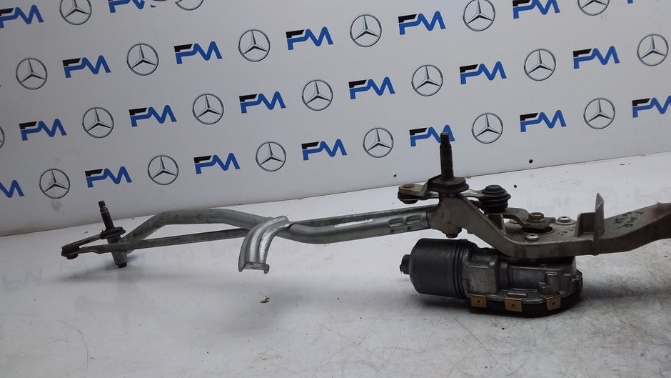 MERCEDES BENZ   C-CLASS W205 FRONT WIPER MECHANISM A2058200940 FMR432