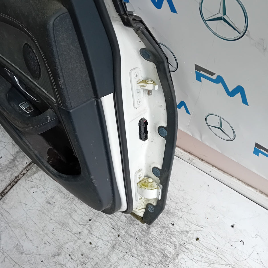 MEECEDS E-CLASS S213 EST PASSENGER REAR DOOR NSR WHITE 2016 ON COMPLETE FMD393