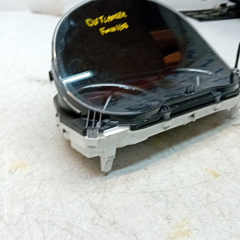 MITSUBISHI OUTLANDER MK3 SPEEDOMETER INSTRUMENT CLUSTER  8100C386 FM001605