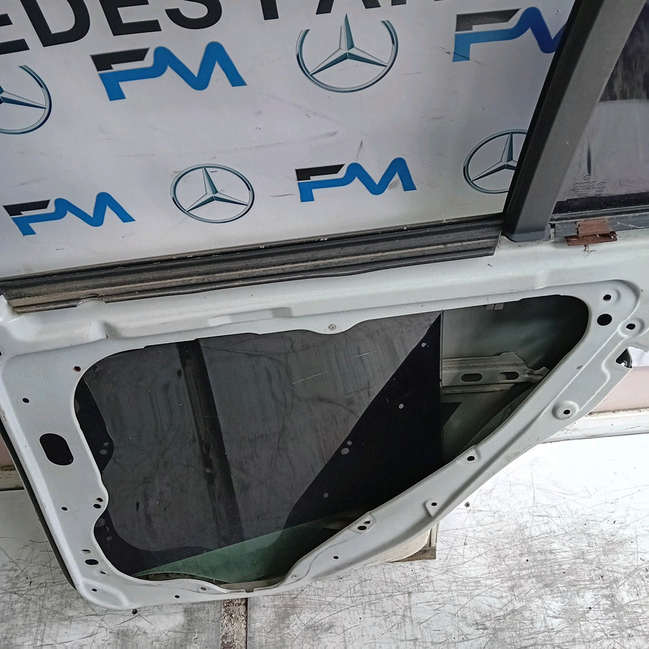MERCEDES C-CLASS W204 SLN DRIVER REAR DOOR OSR WHITE 2009-2014 FMD437