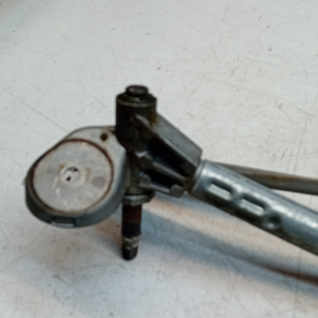 MERCEDES BENZ C-CLASS W204 WIPER MOTOR FRONT AND LINKAGE A2048201140 FM001601
