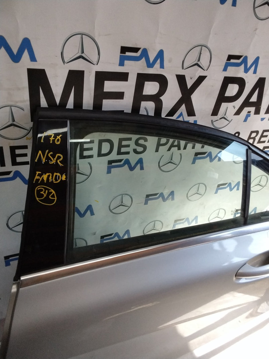 MERCEDES  A-CLASS W176 PASSENGER REAR DOOR NSR GREY 2012-2018 COMPLETE FMD312